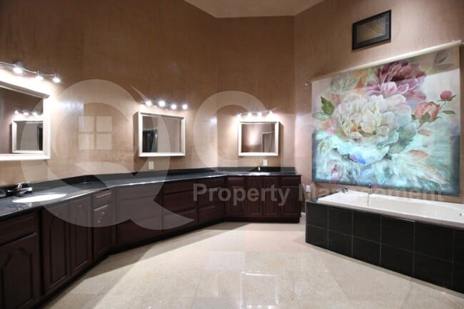 Building Photo - 15118 E Camelview Dr