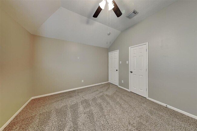 Building Photo - 9911 Goldenglade Dr