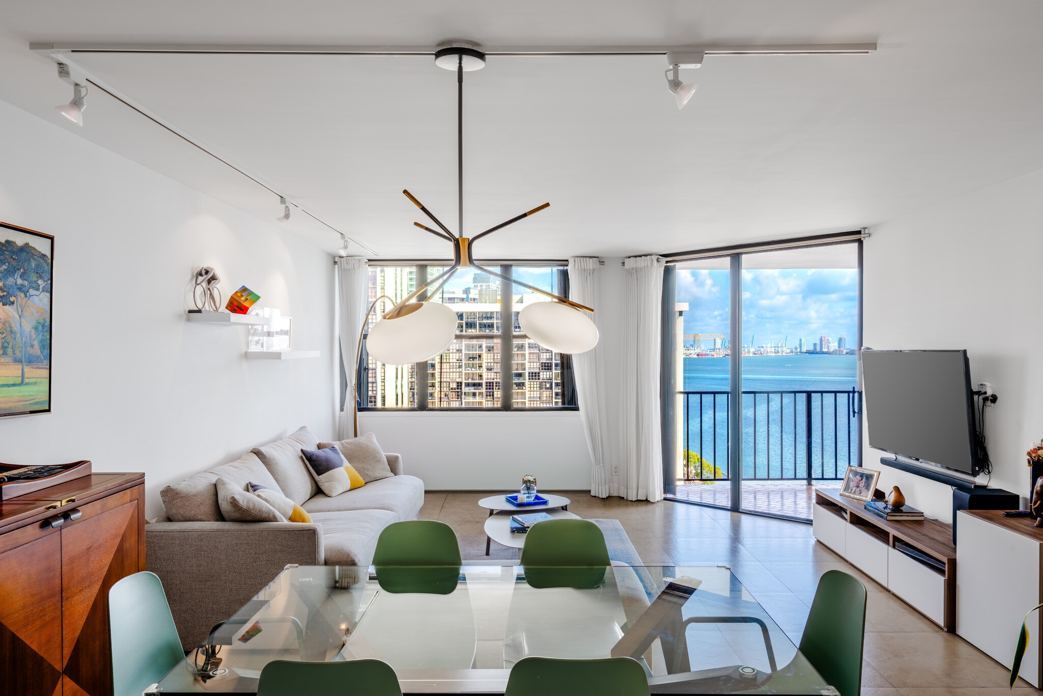 Building Photo - 1925 Brickell Ave