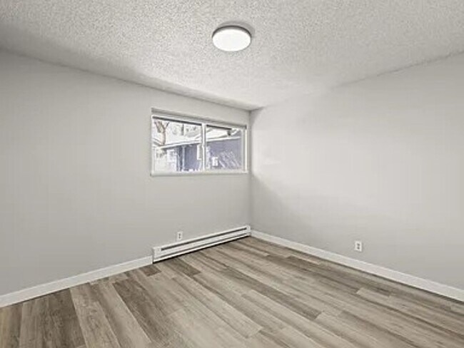 Building Photo - p633