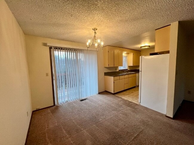 Building Photo - PENDING APPLICATION x2; Upper Eastside 2 B...