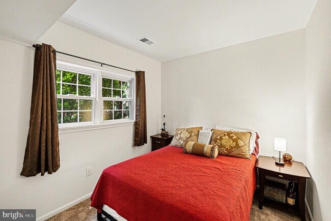 Building Photo - 7468 Brighouse Ct