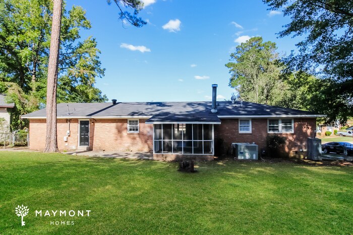 Building Photo - 2104 Hillbeck Dr