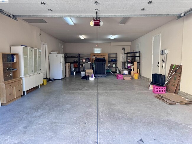 Building Photo - 7875 Kennard Ln