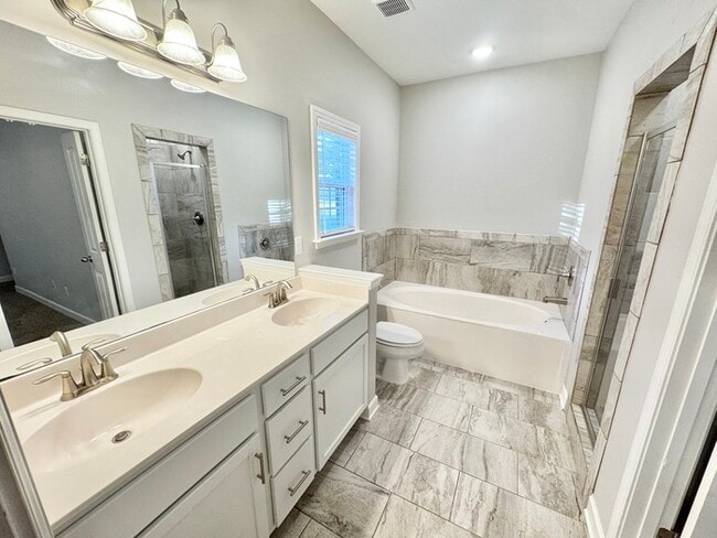 Building Photo - 11 Katie Ln