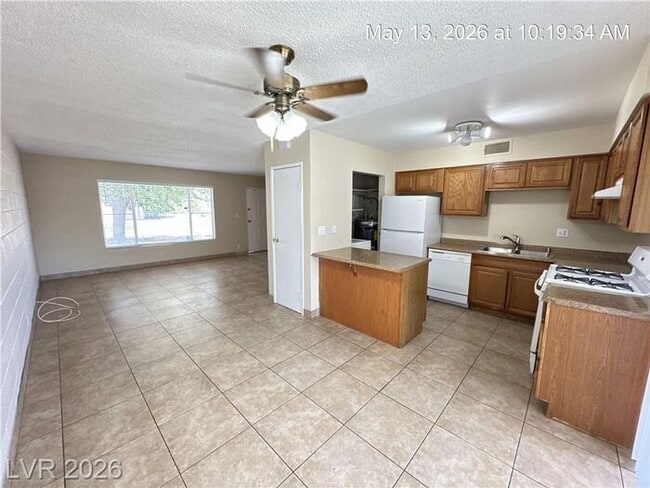 Building Photo - Cozy 4-Bedroom Home Near Las Vegas Strip with Large Yard & Covered Patio