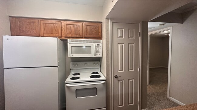 Building Photo - 7315 Brompton St