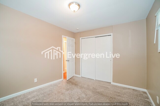 Building Photo - 2074 Woodland Ave