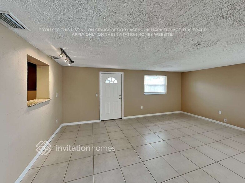 Building Photo - 11483 76th Ave N