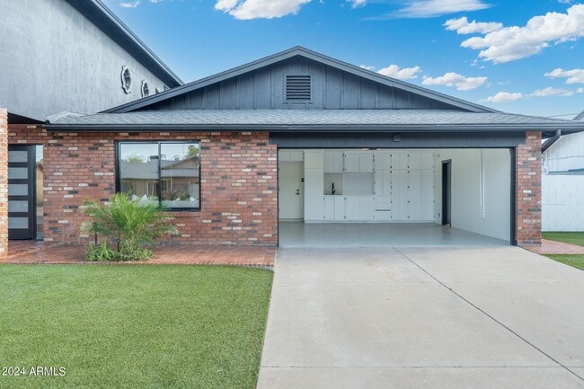 Building Photo - 1643 W Griswold Rd