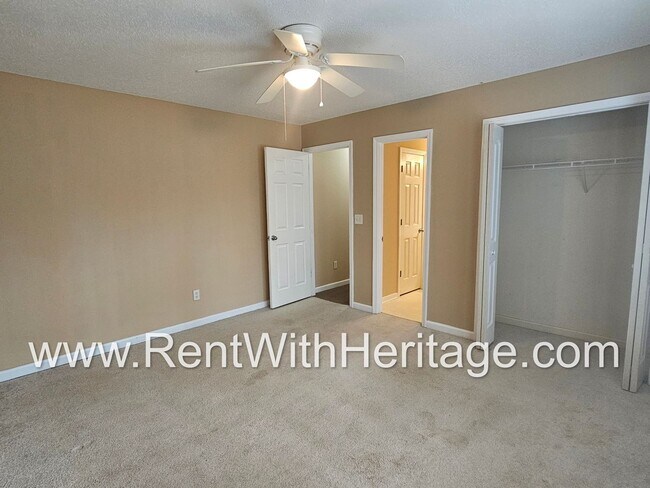 Building Photo - GORGEOUS LAKE VIEW HOME IN POPULAR LAKERIDGE SUBDIVSION! GREAT LOCATION - CLOSE TO EVERYTHING