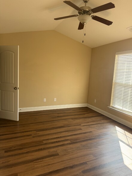 Building Photo - 109 Dry Branch Ct