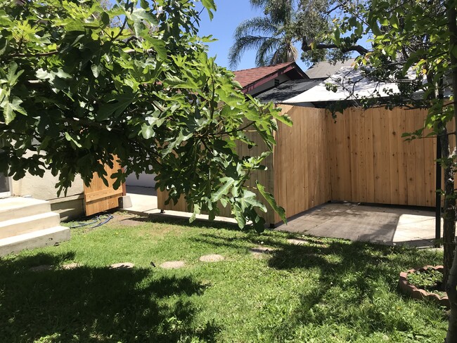 Private Back Yard - 725 N Alta Vista Blvd