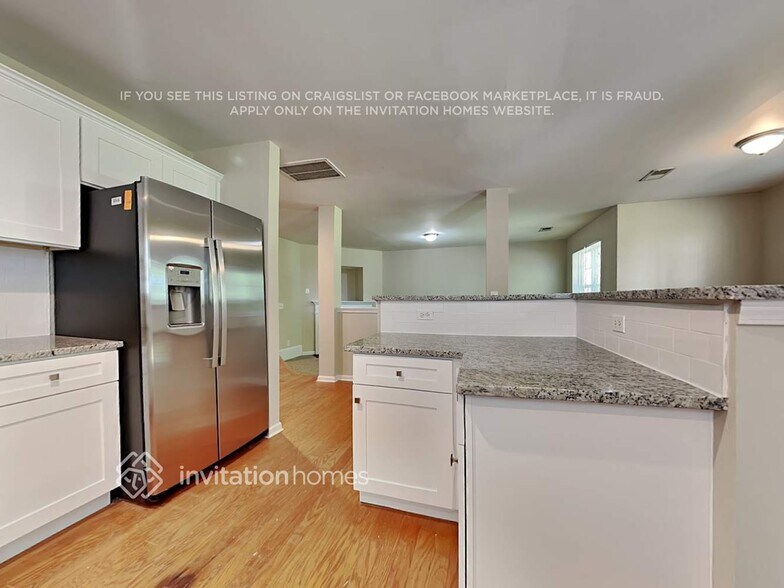 Building Photo - 7107 Fox Point Dr