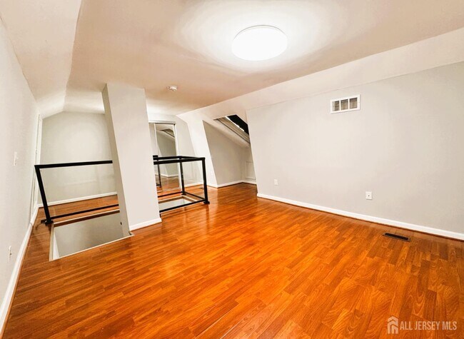 Building Photo - 160 Thoreau Dr