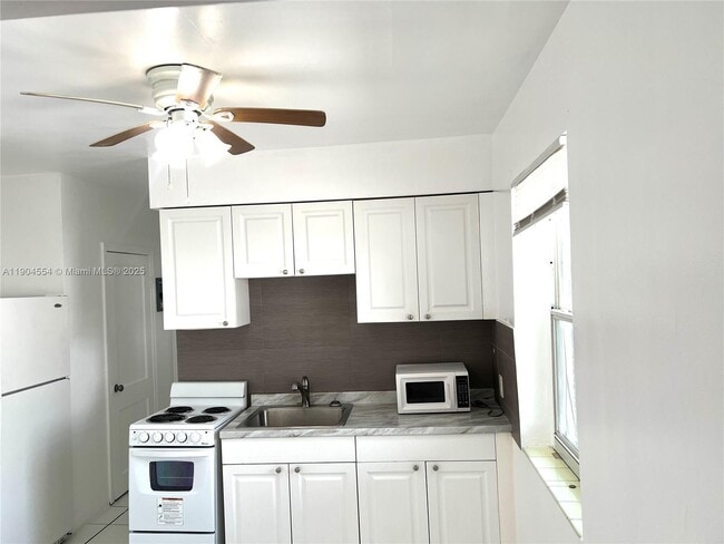 Building Photo - 1931 Jefferson St