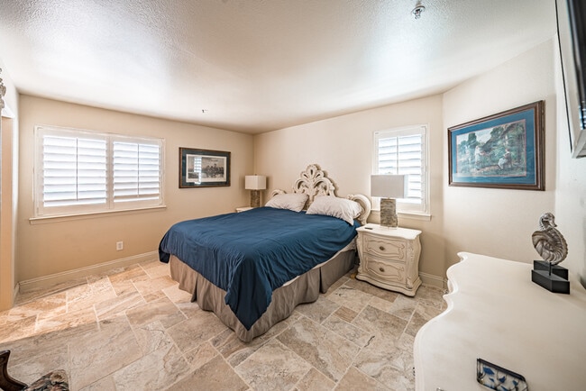 Building Photo - 714 Seacoast Dr