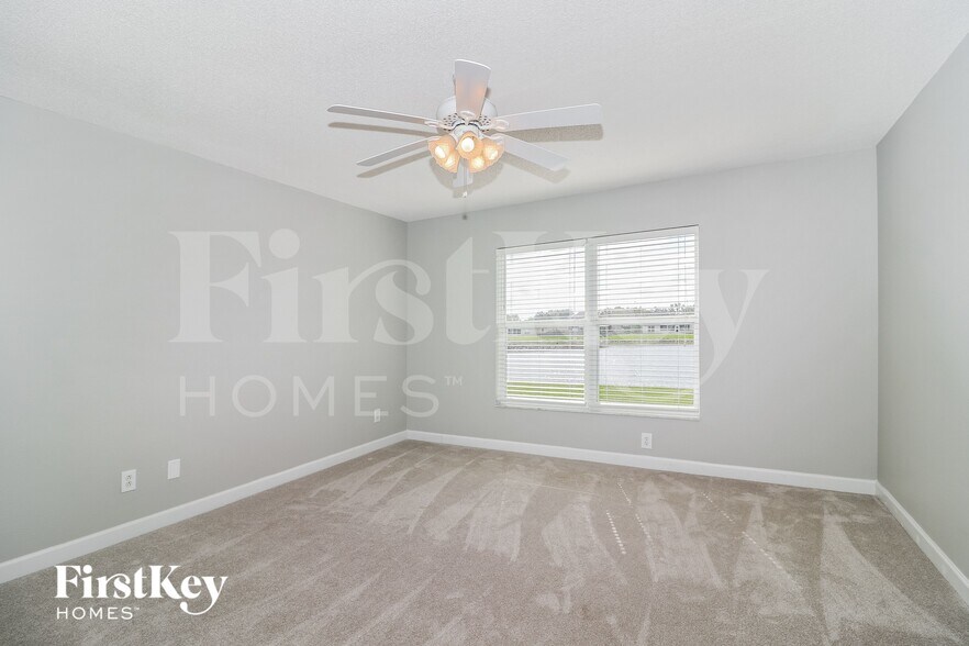 Building Photo - 12025 Larson Ln