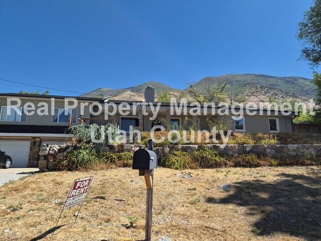 Building Photo - 9580 N Cyn Rd