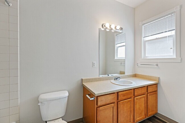 Building Photo - 1704 W Cucharras St