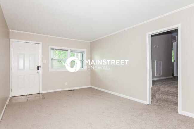 Building Photo - 4 Bedroom Pet-Friendly Home in Charlotte, NC with Main Street Renewal