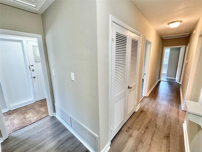 Building Photo - 3719 Bridlewood Dr