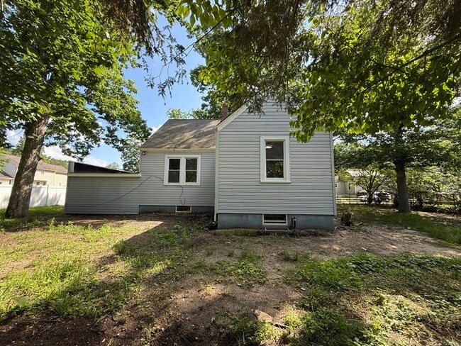 Building Photo - 1050 Alexander Dr