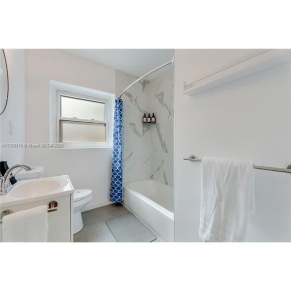 Building Photo - 820 SW 26th Rd