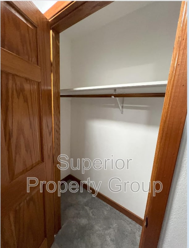 Building Photo - 2 S Wickham Ct