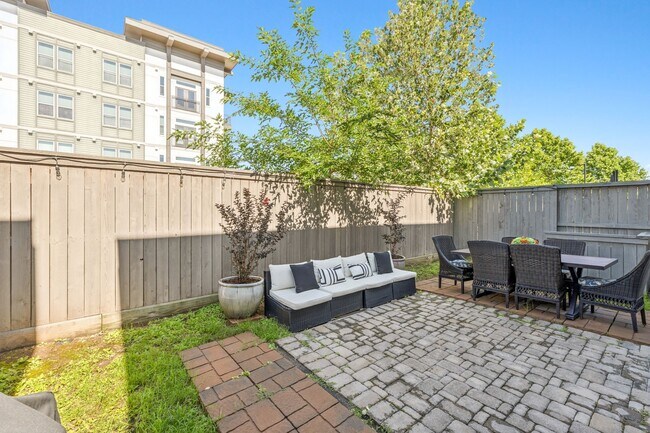 Building Photo - 1423 Biondo Way