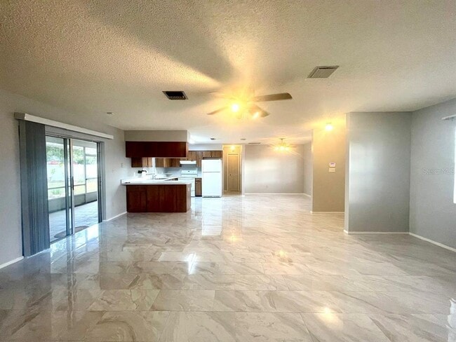 Building Photo - 1734 Willa Cir