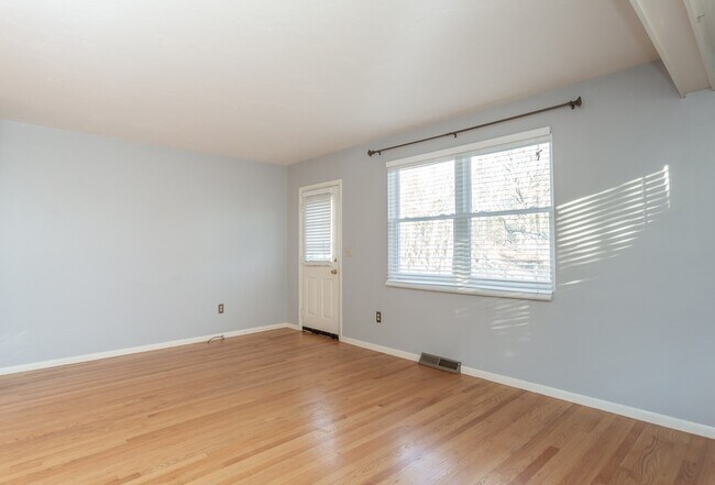 Building Photo - 9 Quincy Way