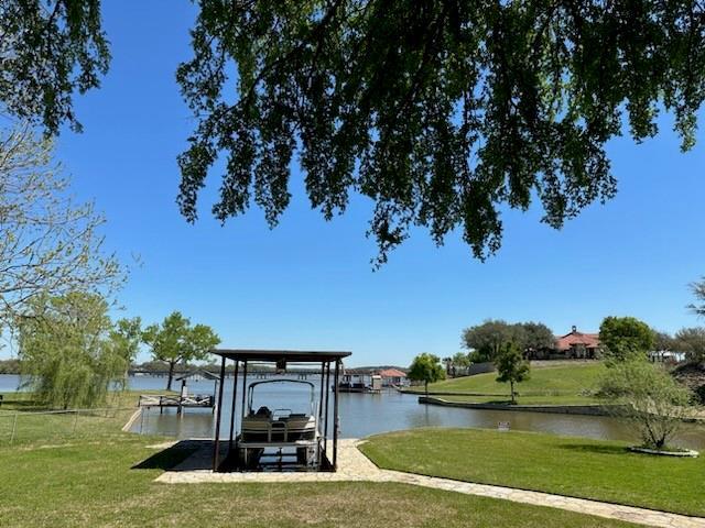 Building Photo - 2331 Live Oak Cir