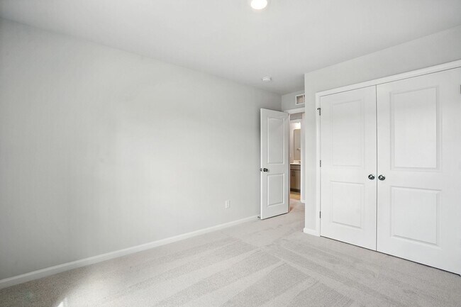 Building Photo - BRAND NEW TOWNHOME Available now, Depot 49...