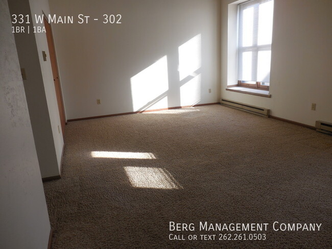 Building Photo - 331 W Main St