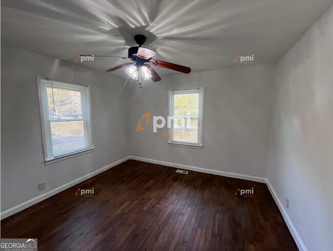 Building Photo - 413 Hilltop Cir