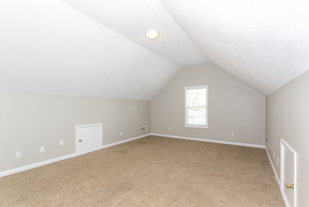 Building Photo - 1136 Larkspur Dr