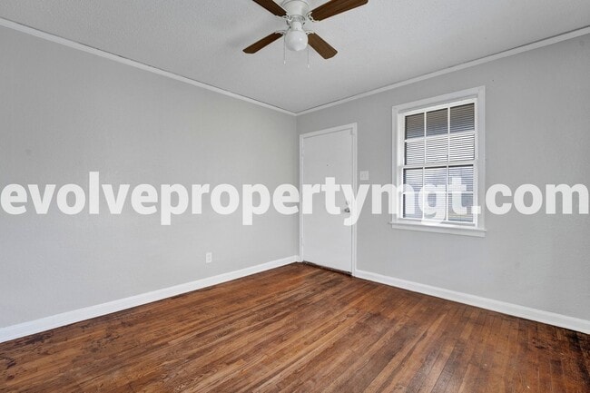 Building Photo - 100% OFF FIRST MONTH'S RENT  MOVE IN SPECI...