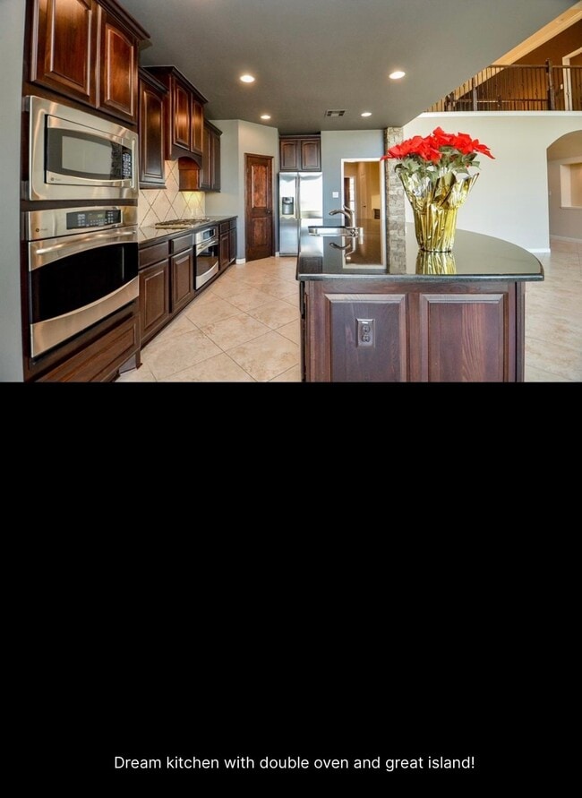 Building Photo - 2703 Bonnie Bray Dr