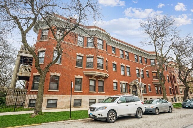 Building Photo - 1104 E 46th St