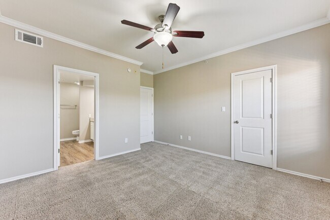 Floorplan - Waters Edge Apartment Homes