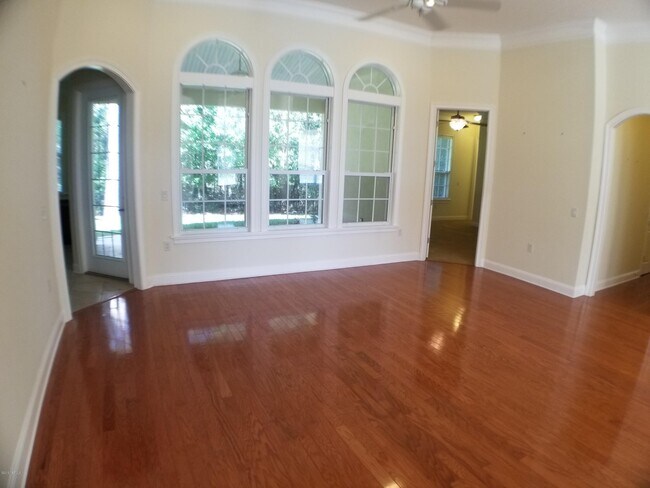 Building Photo - 2580 Heather Oaks Ct
