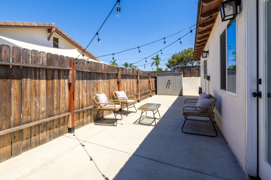 Building Photo - 4349 Oxford St