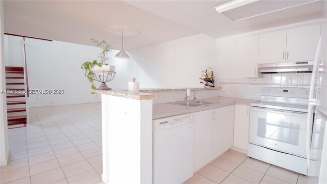 Building Photo - 10099 NW 4th Ln