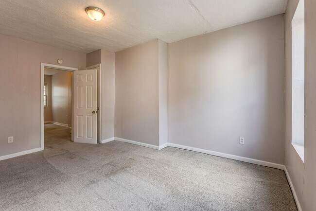 Building Photo - 2013 Gregory St