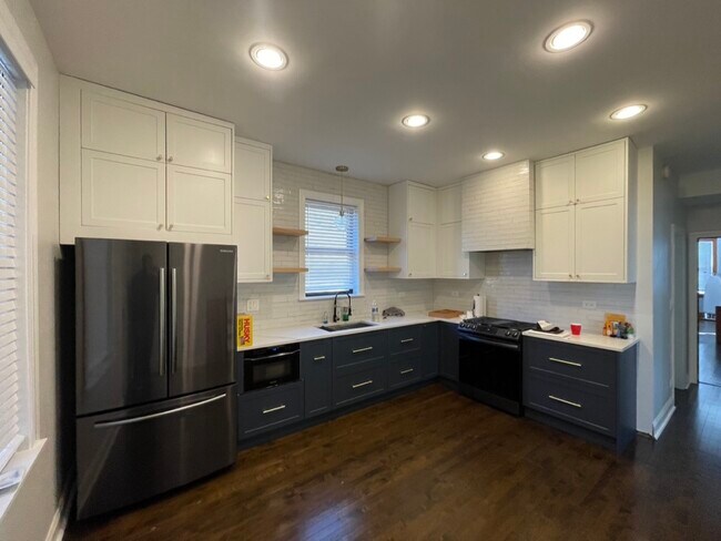 Building Photo - 5330 W 23rd Pl