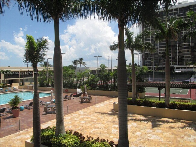 Building Photo - 1865 Brickell Ave