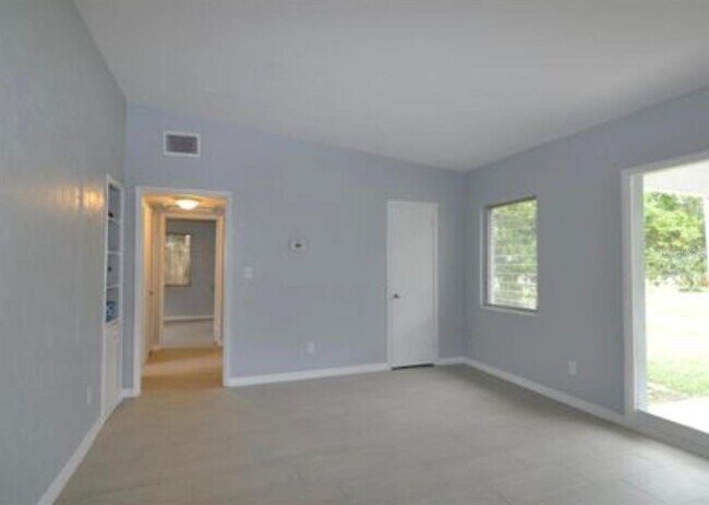 Building Photo - 1332 Hillcrest Dr