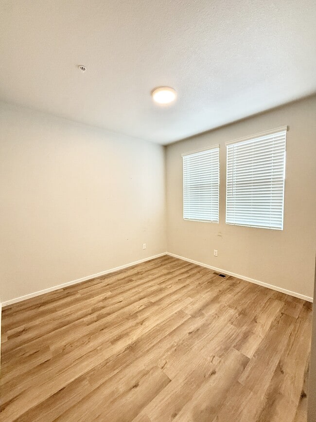 Building Photo - 1820 Iron Wheel Dr