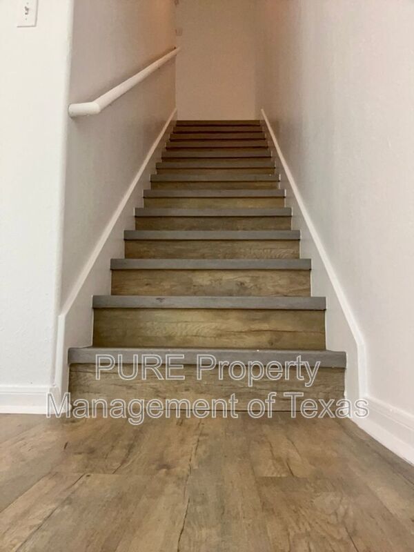 Building Photo - 244 Marvin Cove